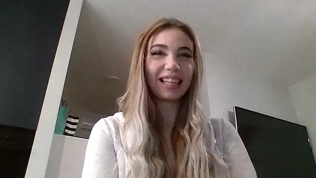 Snapshot of TeenLily chatting on January 13, 2026, 8:46 pm TeenLily online show from January 13, 2026, 8:46 pm