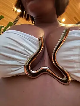 Snapshot of Irina_Velvett chatting on February 19, 2026, 11:01 pm Irina Velvett online show from February 19, 2026, 11:01 pm