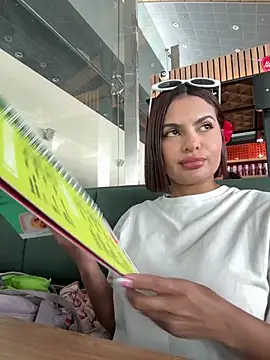 Snapshot of Irina_Velvett chatting on February 14, 2026, 5:57 pm Irina Velvett online show from February 14, 2026, 5:57 pm