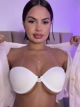 Snapshot of Irina_Velvett chatting on February 3, 2026, 11:43 pm Irina Velvett online show from February 3, 2026, 11:43 pm