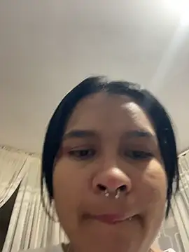 Chloe cortes online show from May 20, 2026, 5:37 am