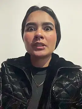 Chloe cortes online show from May 24, 2026, 2:33 am