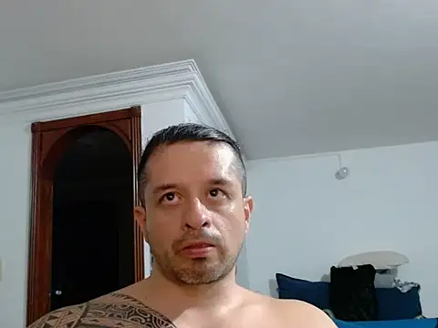 gonzzohunterr online show from May 22, 2026, 1:36 am