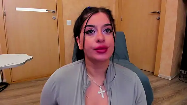 NayaNoirX online show from April 7, 2026, 5:09 am