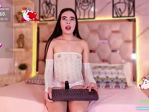 Sophieh Sweet online show from March 26, 2026, 10:18 pm