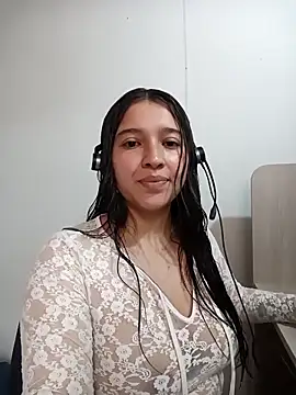 Laia  Evanss online show from April 15, 2026, 6:56 pm