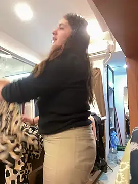 lele202526 online show from April 14, 2026, 6:24 pm