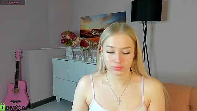 Snapshot of ChloeAlba chatting on April 25, 2026, 4:04 am ChloeAlba online show from April 25, 2026, 4:04 am