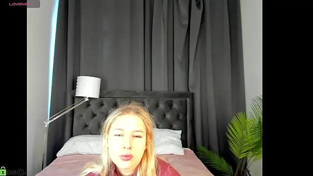 Snapshot of ChloeAlba chatting on April 18, 2026, 2:58 am ChloeAlba online show from April 18, 2026, 2:58 am