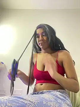  keylafisher  online show from April 3, 2026, 5:52 pm