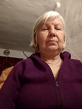 KlaudiaDarling online show from February 17, 2026, 4:04 pm