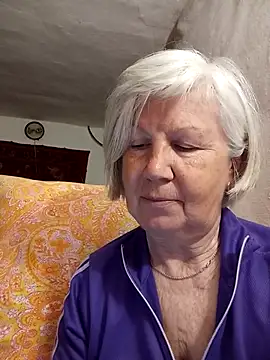 KlaudiaDarling online show from April 5, 2026, 5:30 pm