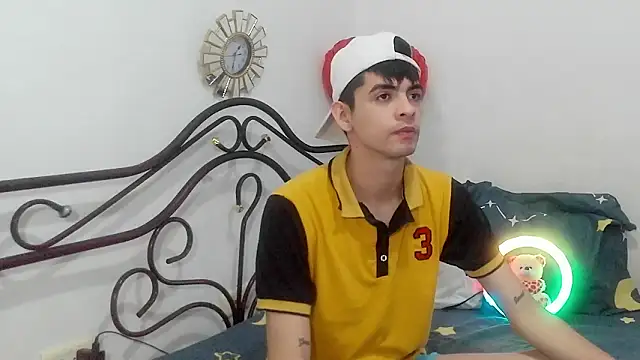 nico22love online show from February 25, 2026, 2:50 pm