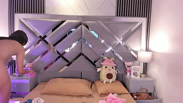 melody  sweet  online show from April 5, 2026, 8:32 am