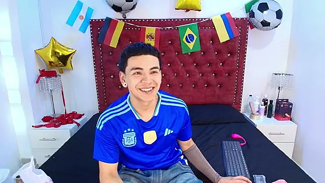 Jaden and sofia online show from July 3, 2026, 4:08 am