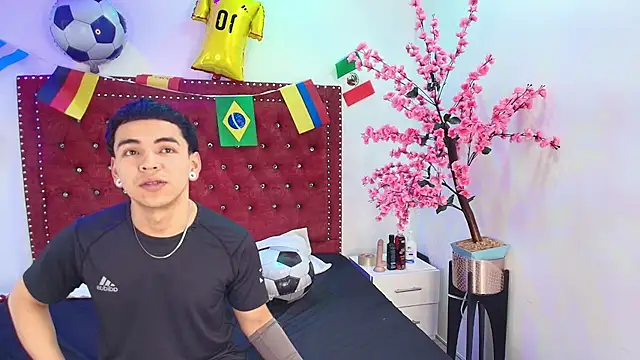 Jaden and sofia online show from June 25, 2026, 3:04 am