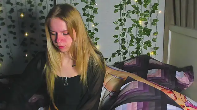 Cute Madam online show from January 9, 2026, 10:28 pm