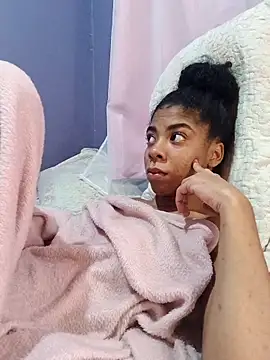 Snapshot of Samarajenyfer chatting on February 26, 2026, 4:23 am Samarajenyfer online show from February 26, 2026, 4:23 am