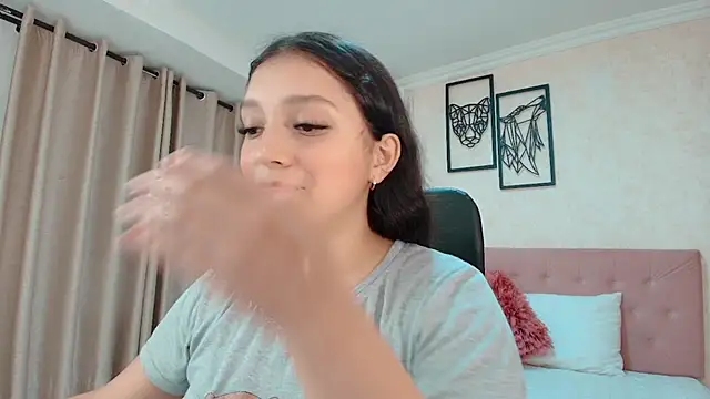 Snapshot of littlemolly_walcott chatting on July 9, 2026, 10:53 pm littlemolly walcott online show from July 9, 2026, 10:53 pm