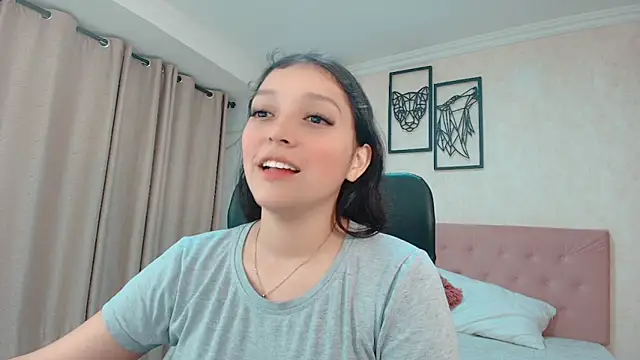 littlemolly walcott online show from May 12, 2026, 1:24 am