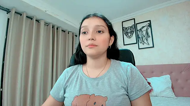 littlemolly walcott online show from March 25, 2026, 12:22 am