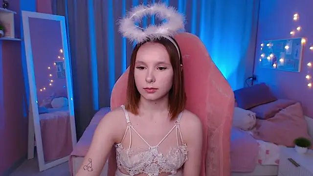 Snapshot of Haya_Harareet chatting on February 19, 2026, 8:00 am Haya Harareet online show from February 19, 2026, 8:00 am