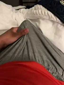 elpapigrande12 online show from March 11, 2026, 4:39 am