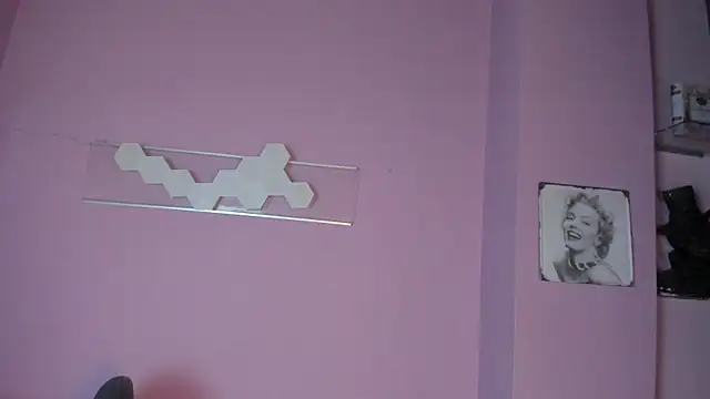 Isaa jonnes  online show from January 14, 2026, 3:10 am