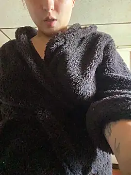 Scarlet auraa online show from March 13, 2026, 5:18 pm