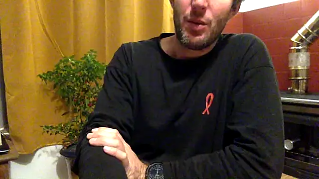 Snapshot of Nikow07 chatting on January 15, 2026, 5:05 pm Nikow07 online show from January 15, 2026, 5:05 pm