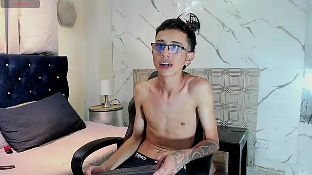 asher lux online show from April 17, 2026, 10:01 pm