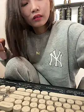 Navy Vina online show from February 4, 2026, 5:35 am