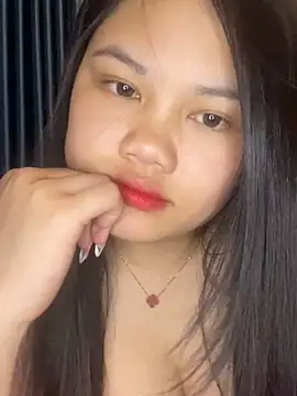 Linh DuongSexy online show from February 8, 2026, 11:46 pm