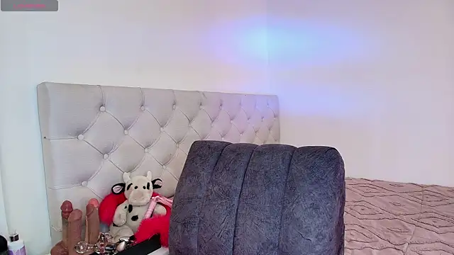Diamond  cherry69 online show from June 23, 2026, 1:31 pm