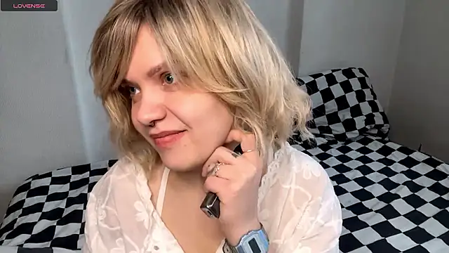 MelliSifuentes online show from January 10, 2026, 8:20 am