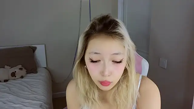 jasmilee online show from March 5, 2026, 7:32 pm