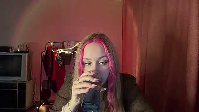 Snapshot of ZoraDearmon chatting on February 6, 2026, 9:11 pm ZoraDearmon online show from February 6, 2026, 9:11 pm