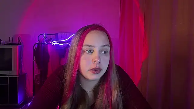 Snapshot of ZoraDearmon chatting on February 1, 2026, 9:13 pm ZoraDearmon online show from February 1, 2026, 9:13 pm