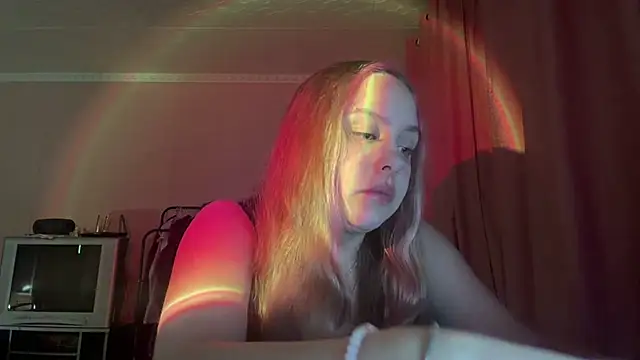 Snapshot of ZoraDearmon chatting on January 18, 2026, 10:13 pm ZoraDearmon online show from January 18, 2026, 10:13 pm