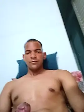 Snapshot of peubaianop19c chatting on January 14, 2026, 12:25 am peubaianop19c online show from January 14, 2026, 12:25 am