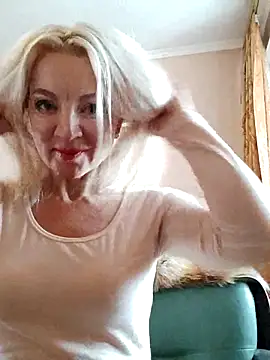 Snapshot of MiraStar984 chatting on February 9, 2026, 11:41 am MiraStar984 online show from February 9, 2026, 11:41 am