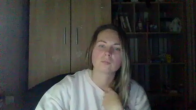 Snapshot of VikiLove765 chatting on February 6, 2026, 5:42 pm VikiLove765 online show from February 6, 2026, 5:42 pm
