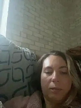 Snapshot of VikiLove765 chatting on February 4, 2026, 5:24 am VikiLove765 online show from February 4, 2026, 5:24 am