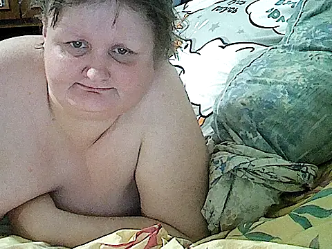 nataly4560 online show from April 7, 2026, 9:27 pm