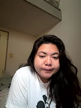 Snapshot of Allie_143 chatting on January 10, 2026, 11:22 pm Allie 143 online show from January 10, 2026, 11:22 pm