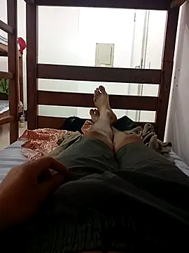 Juninho18c online show from April 29, 2026, 2:32 pm