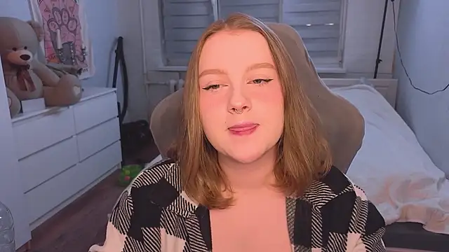 Snapshot of Ol1via chatting on February 3, 2026, 1:05 am Ol1via online show from February 3, 2026, 1:05 am