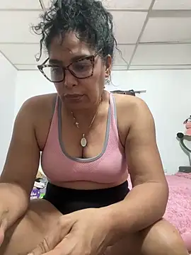 Snapshot of Flabia_Roses chatting on January 8, 2026, 1:22 am Flabia Roses online show from January 8, 2026, 1:22 am