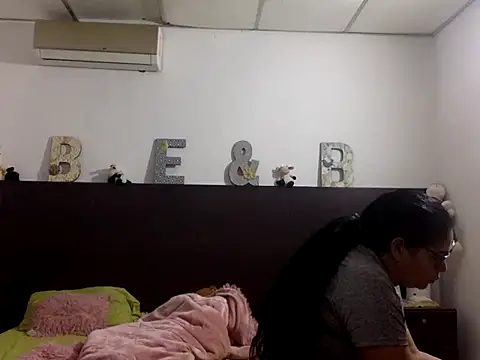 Snapshot of Flabia_Roses chatting on January 13, 2026, 12:31 pm Flabia Roses online show from January 13, 2026, 12:31 pm