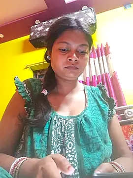 Snapshot of Romance_Aliya chatting on February 8, 2026, 9:45 pm Romance Aliya online show from February 8, 2026, 9:45 pm